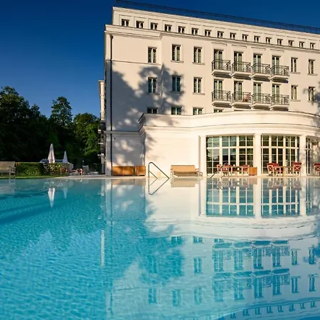 Hotel Grand - The Leading Of The World
