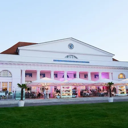Hotel Grand - The Leading Of The World 5*