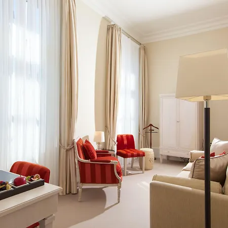 Grand Hotel